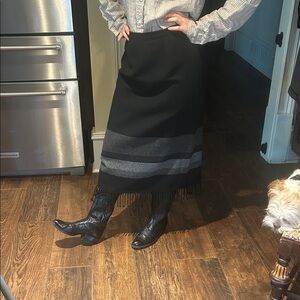 Briggs Sz 10P Wool Blend  Black and Gray Fringe Western Skirt GVC